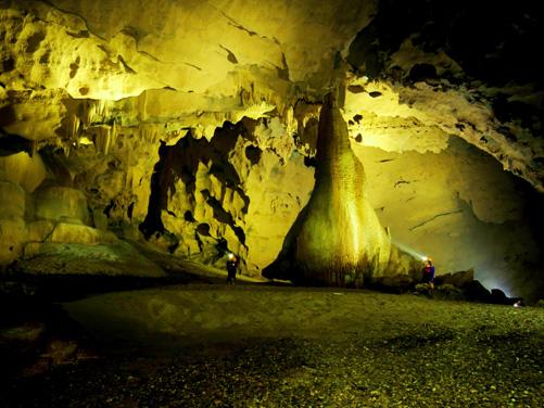hang-toi-dark-cave-phong-nha-ke-bang
