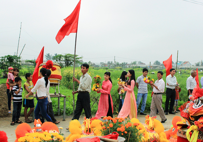 Cau-Bong-festival in tra que village