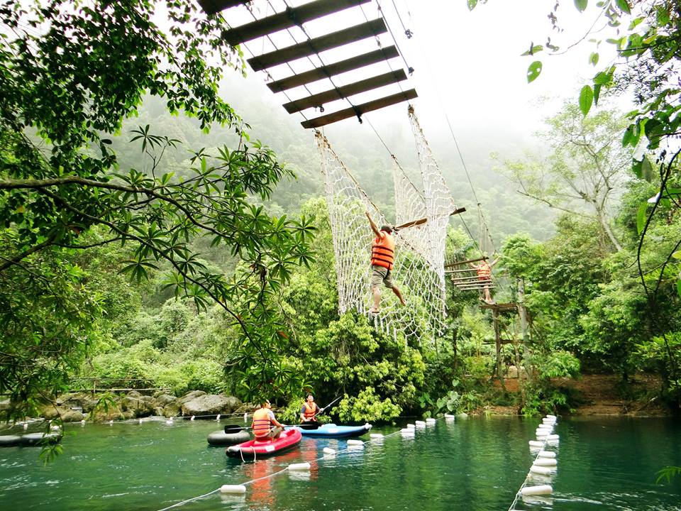Mooc-stream-in-paradise cave