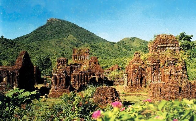 thuê xe 4 chỗ huế đi đà nẵng thăm thánh địa mỹ sơn - chơi gì ở đà nẵng