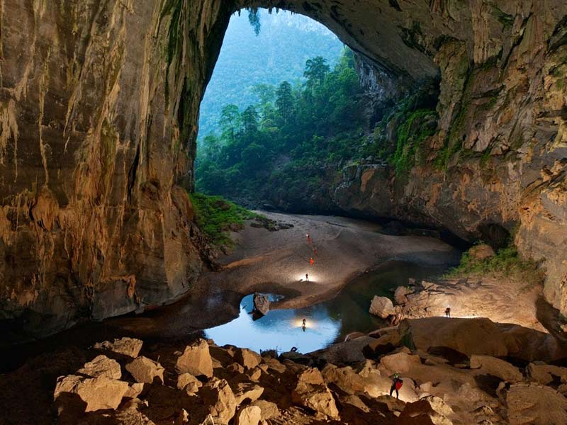 son doong cave the biggest cave in the world