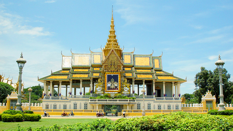 Must-Visit Tourist Destinations in Phnom Penh